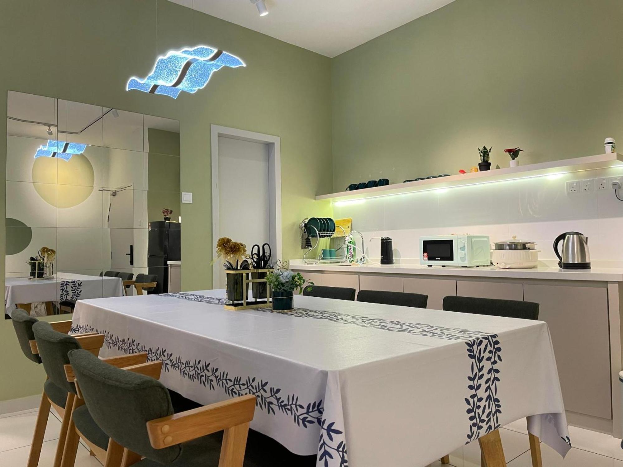 The Horizon 3br Lily - By Goswell Apartment