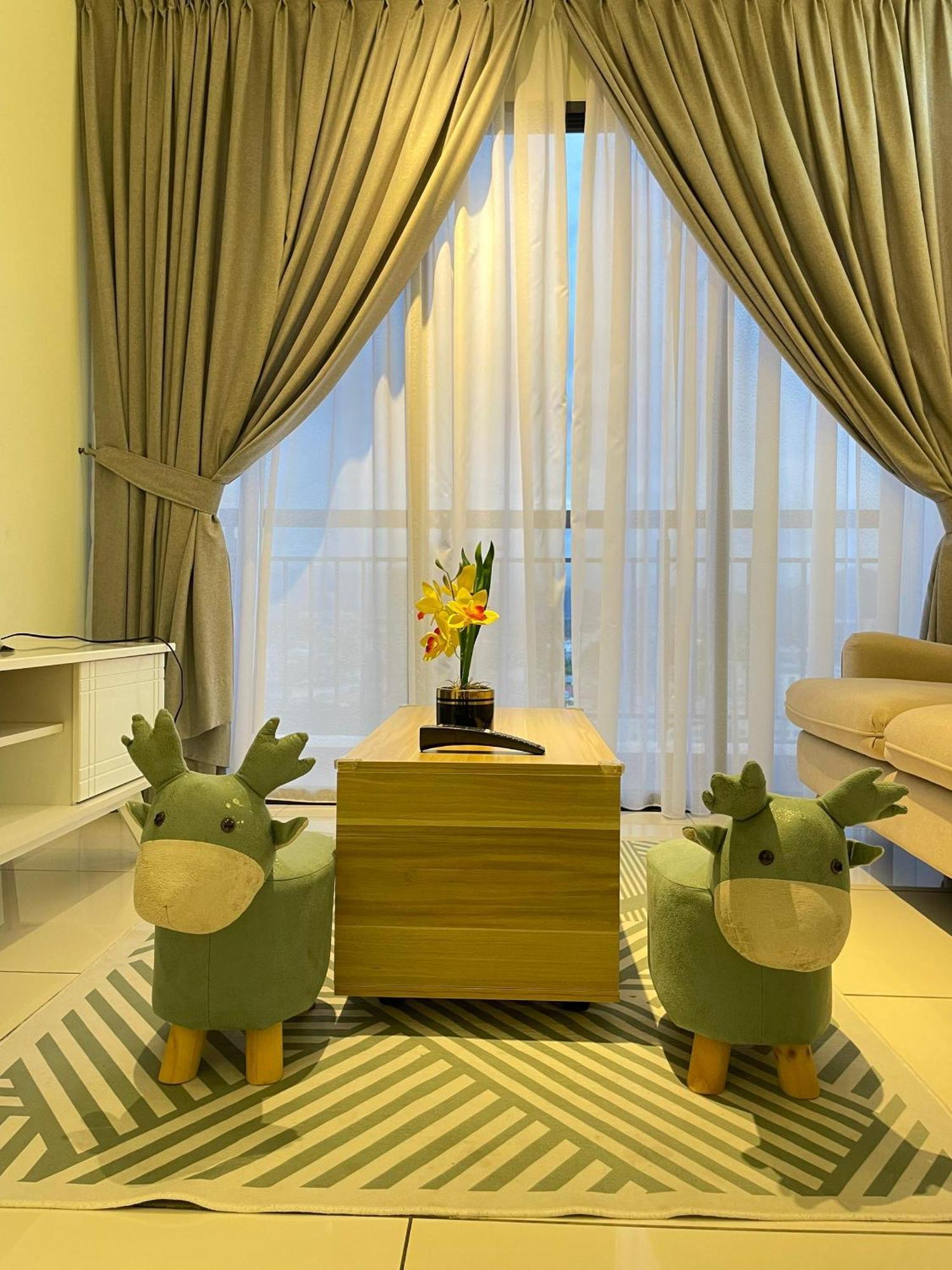 The Horizon 3br Lily - By Goswell Apartment
